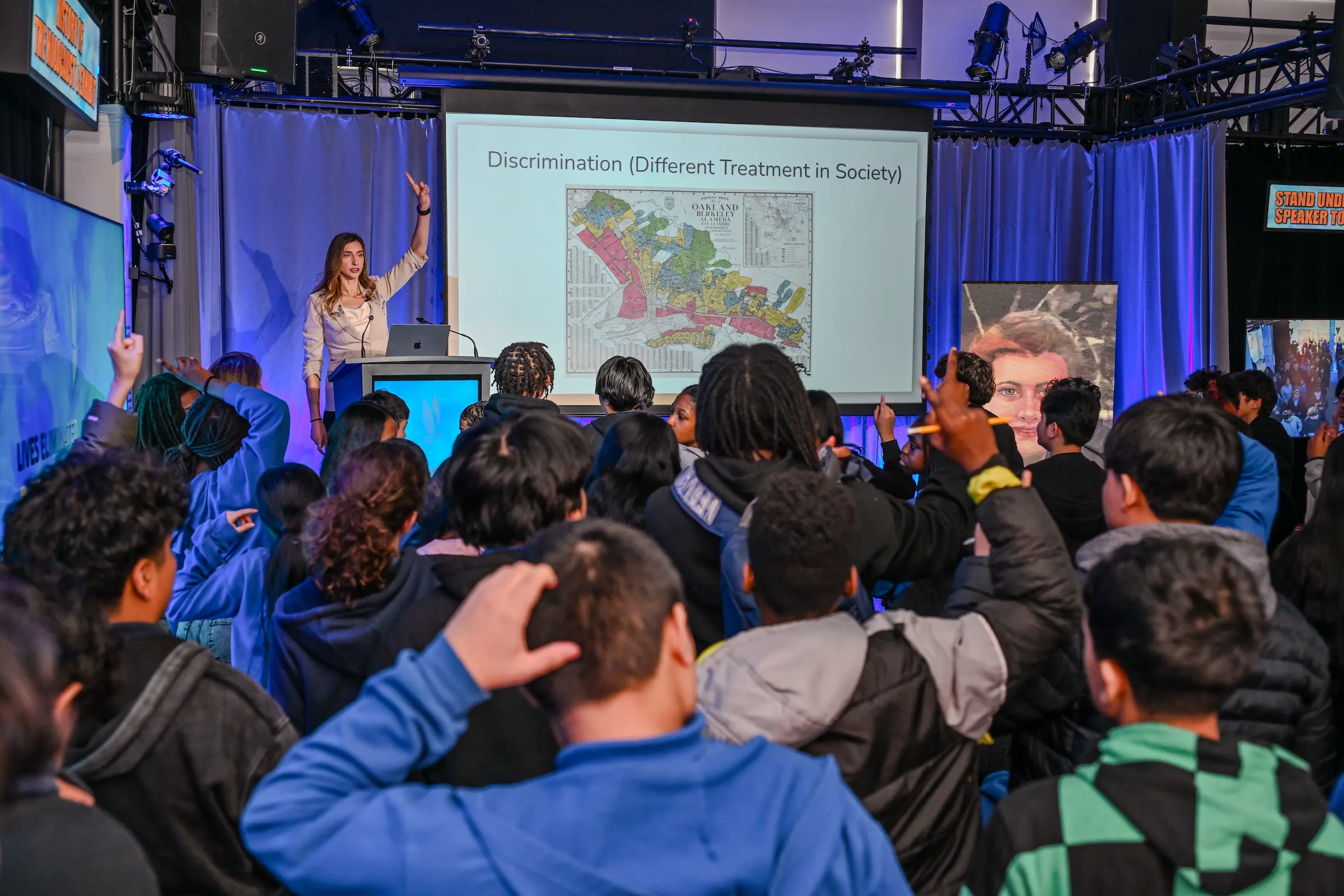 Interactive exhibit elements